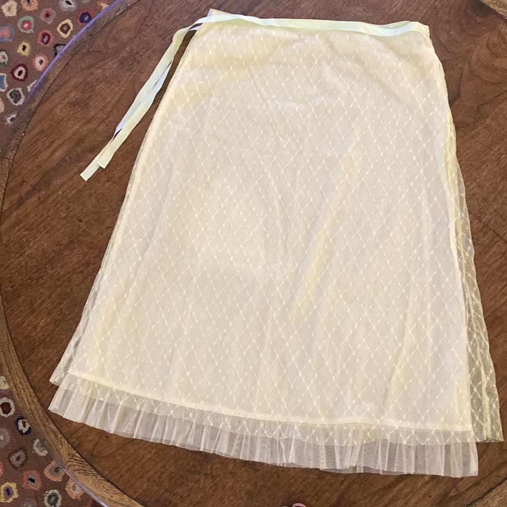 Free People skirt barely worn 2 layers of lace